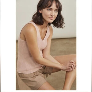 Elizabeth and James size xs knit sweater tank in excellent condition